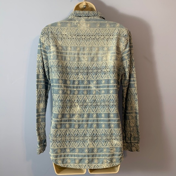 Dylan size small distressed chambray sun washed all over eyelet detail button up - Picture 2 of 7